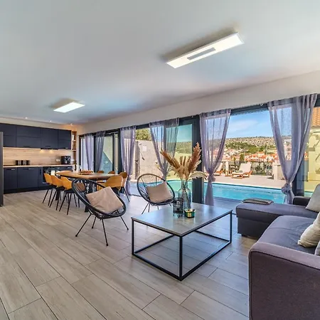 Villa Tm With Private Heated Pool, Poolhouse & Private Garage Milna  Exterior photo