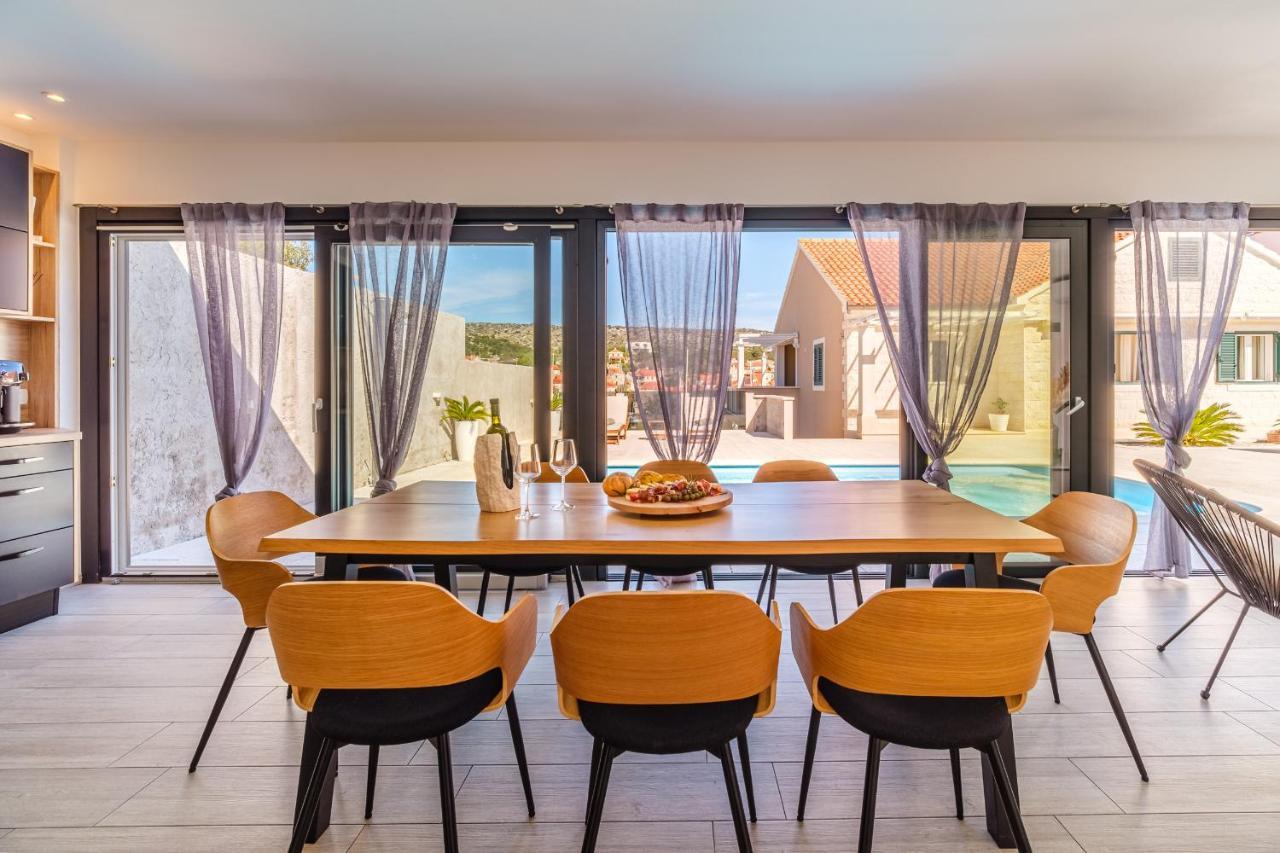 Tm With Private Heated Pool, Poolhouse & Private Garage Počitniška hiša