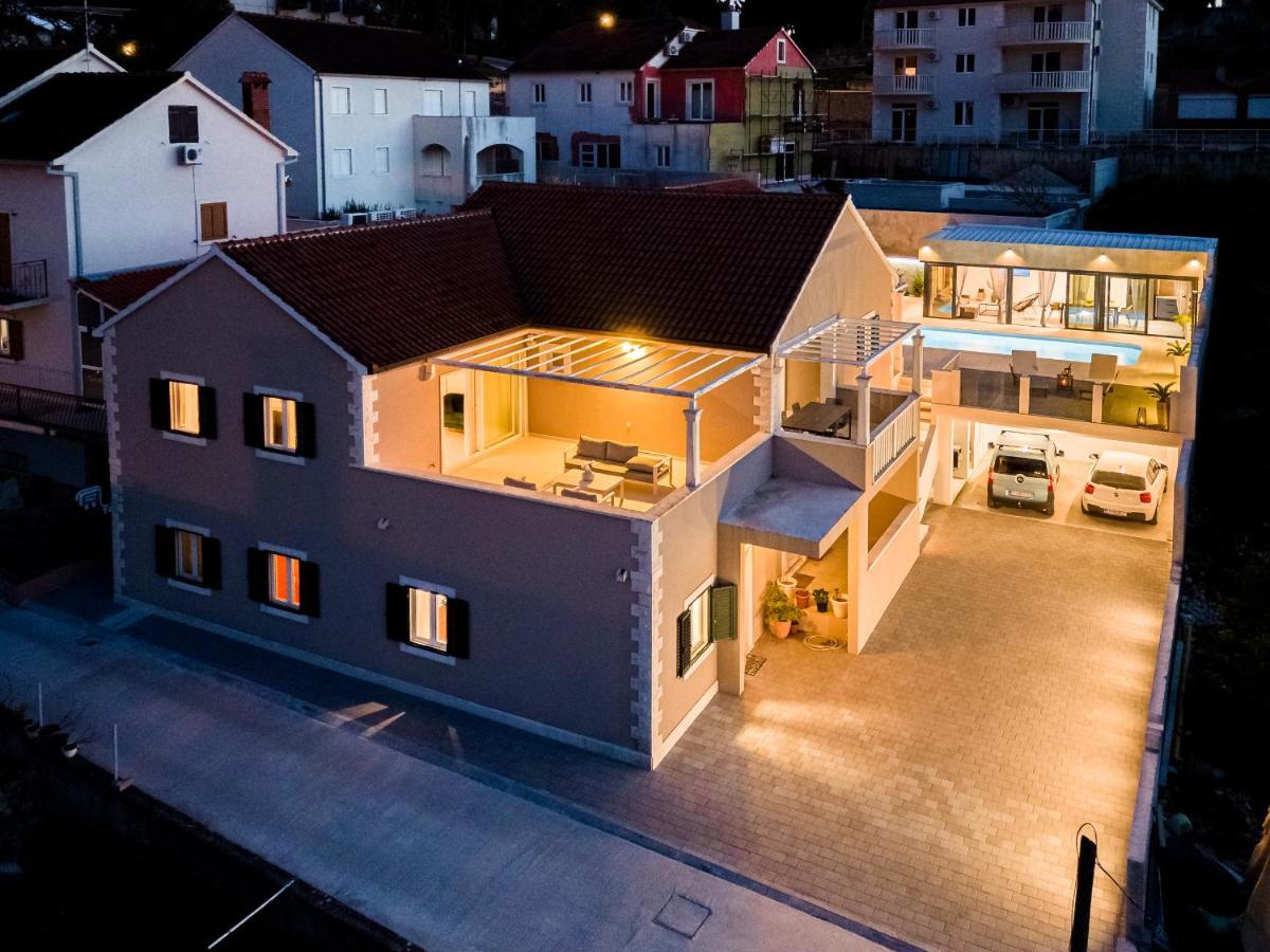 Tm With Private Heated Pool, Poolhouse & Private Garage *