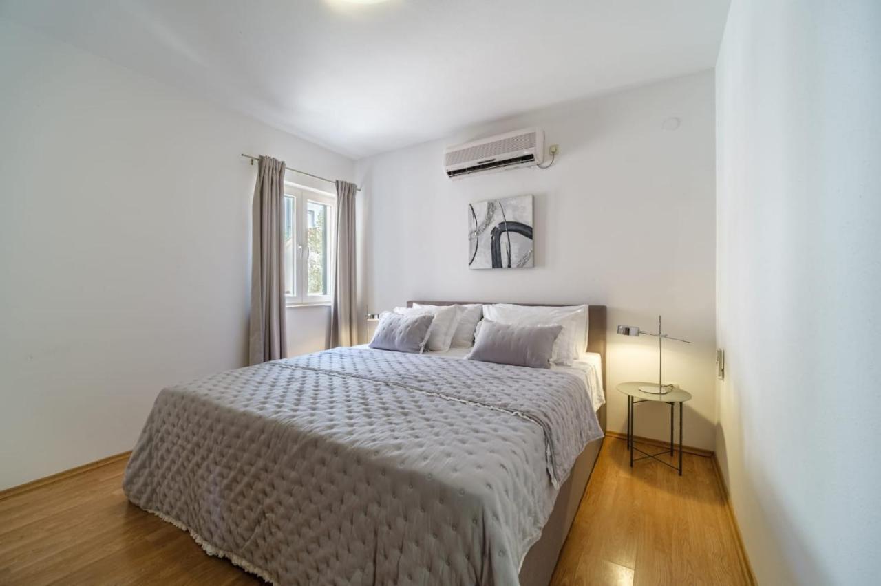 Holiday home Tm With Private Heated Pool, Poolhouse & Private Garage