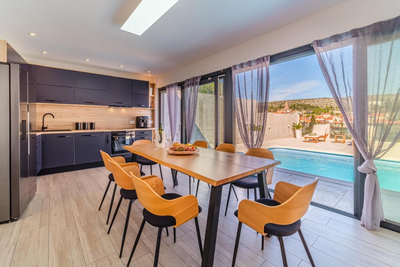 Holiday home Tm With Private Heated Pool, Poolhouse & Private Garage Milna (Brac)